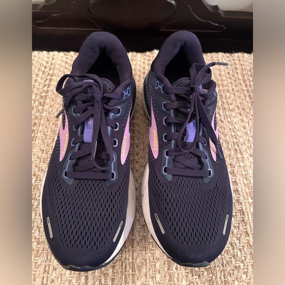 Brooks | Adrenaline GTS 22 Supportive Running Sneaker Shoes Womens 10 EU 42 - Picture 4 of 16